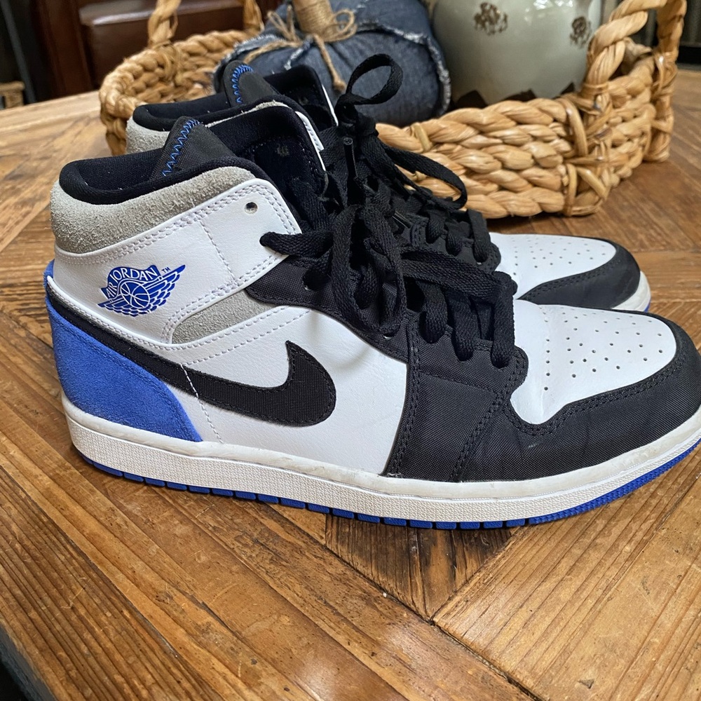 Jordan 1 mid SE Royal Black Toe Nike